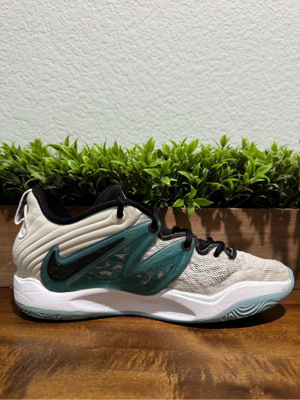 Nike KD15 “Mariners” White Volt Photon Dust Black FJ1216-100 Men’s Size 8 - Picture 7 of 11